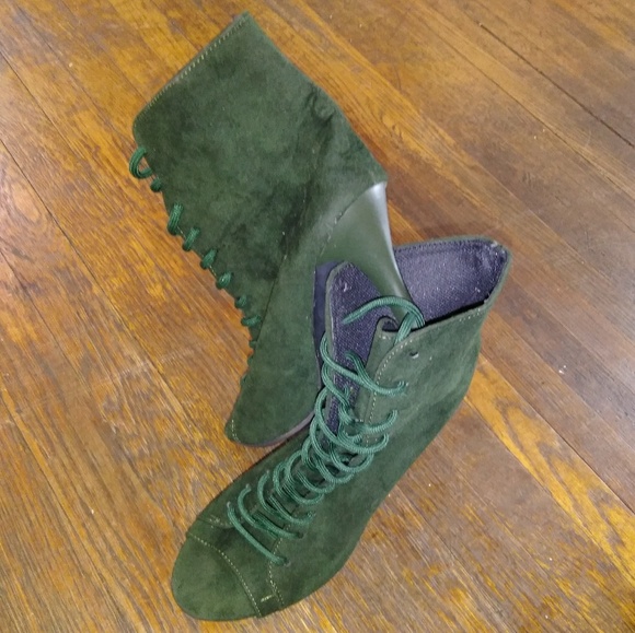 Booties - Picture 4 of 4